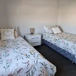 Addington Townhouse With Carpark 8Mins Walk To Hagley Park South